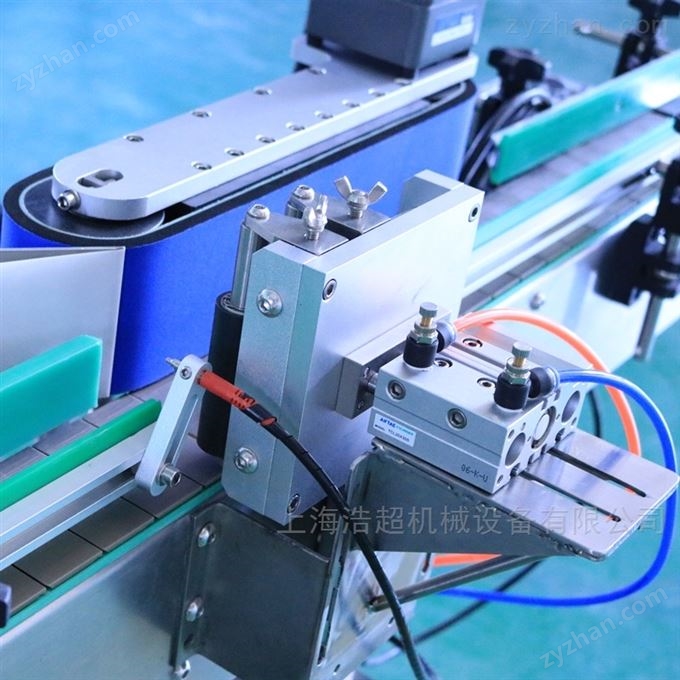 2021廠家定制不干膠臥式貼標(biāo)機(jī)